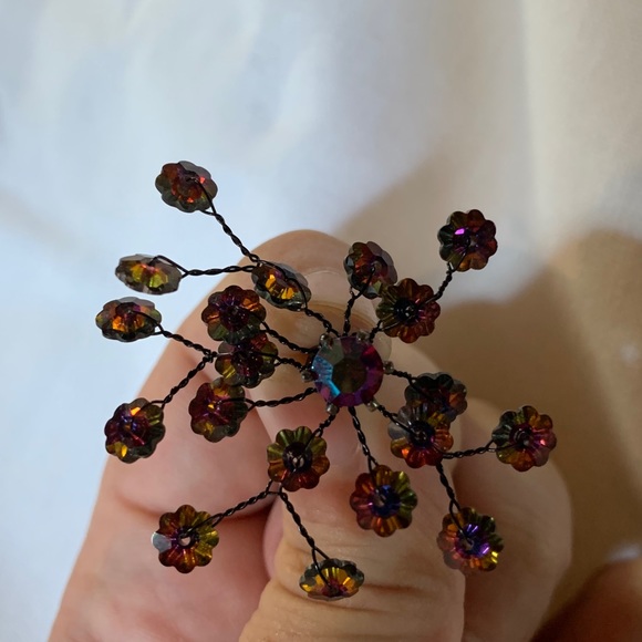 Bold Sparkly earrings - Picture 6 of 15